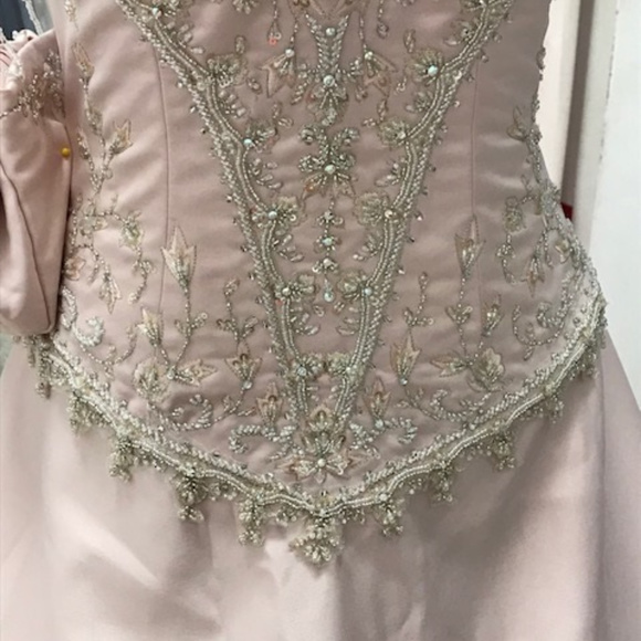 Bridal, Quinceanera, Sweet 16 - Picture 4 of 8